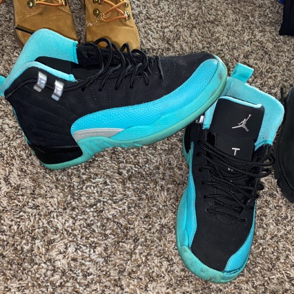 Shoes - Picture 2 of 2